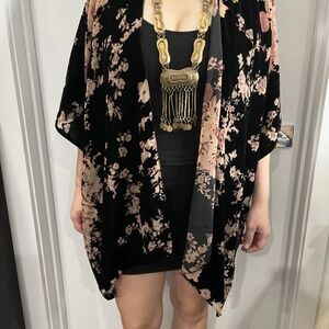 NWT Audrey Parks Velvet Burnout Kimono Francescas One Size $60